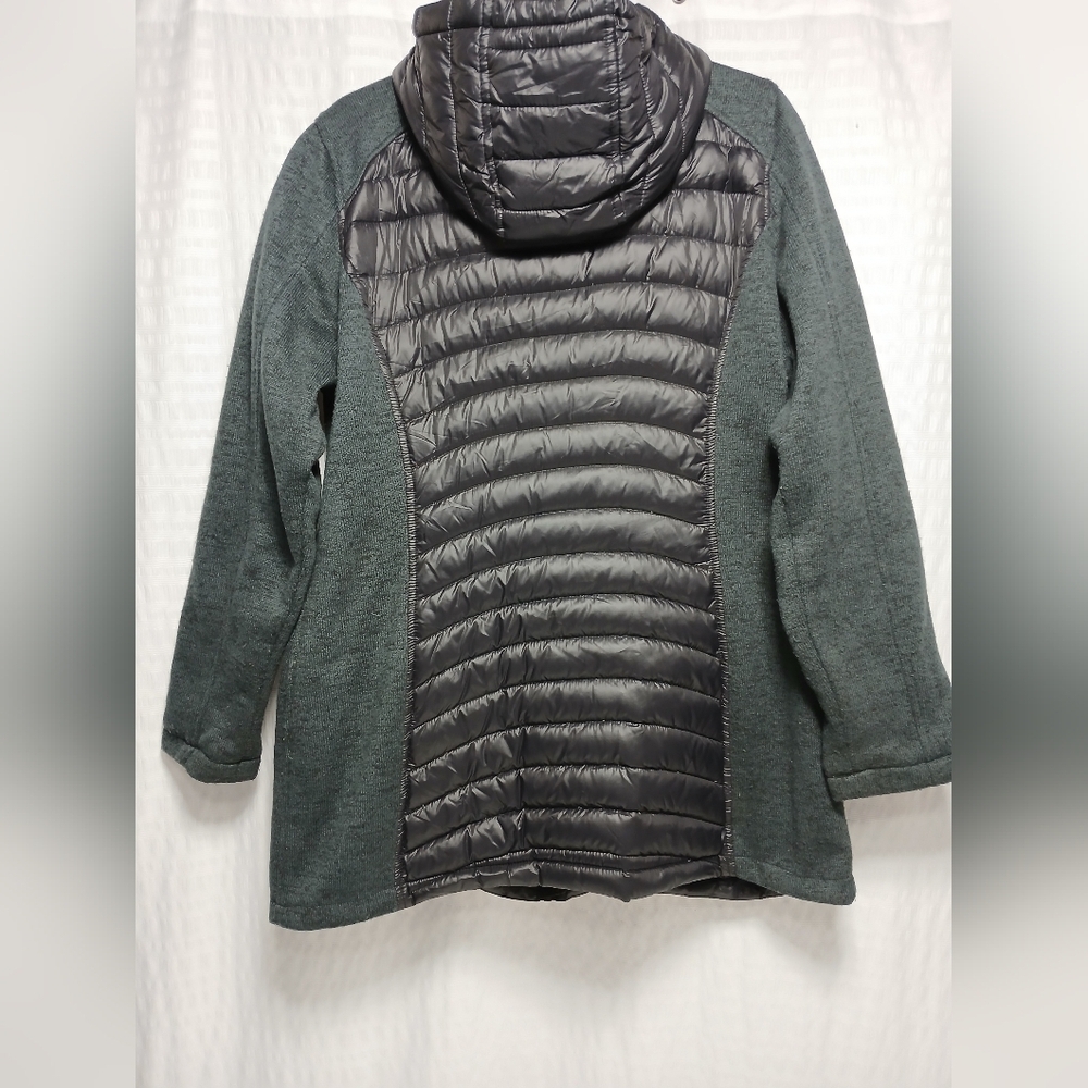 Calvin Klein Ladies Lightweight Packable Downfilled Performance Jacket. Size L - Picture 2 of 10
